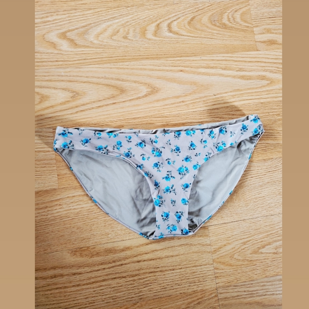 Frankie's Bikinis Blue Floral Size Small Bottoms